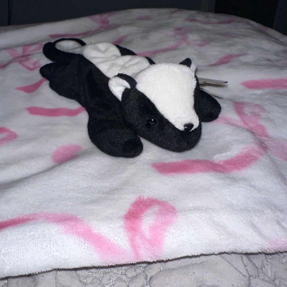 RARE‼️ Ty Beanie Baby 1995 “Stinky” the skunk style with errors